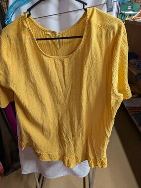 Yellow Button-Up Blouse 1XL - Stylish & Comfortable